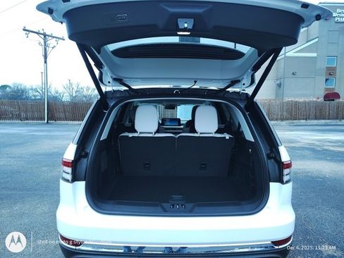 New 2026 Lincoln Aviator 2WD image 16
