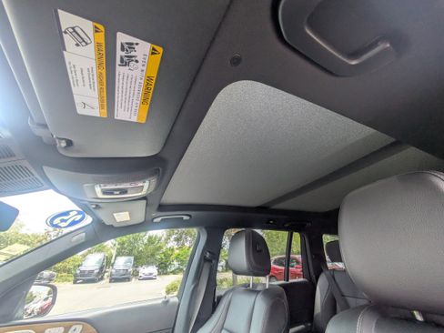 Used 2025 Mercedes-Benz GLS 450 4MATIC image 20