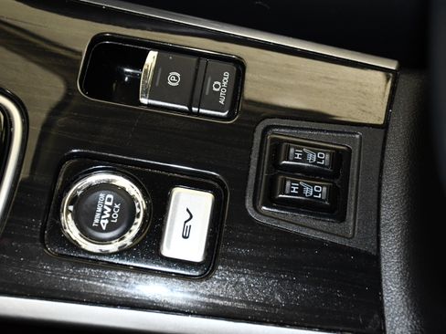 Used 2018 Mitsubishi Outlander GT AWD/4WD image 30
