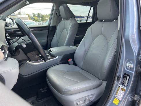 Used 2021 Toyota Highlander Limited AWD/4WD image 19