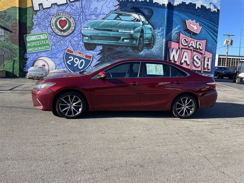 Used 2016 Toyota Camry XSE image 2