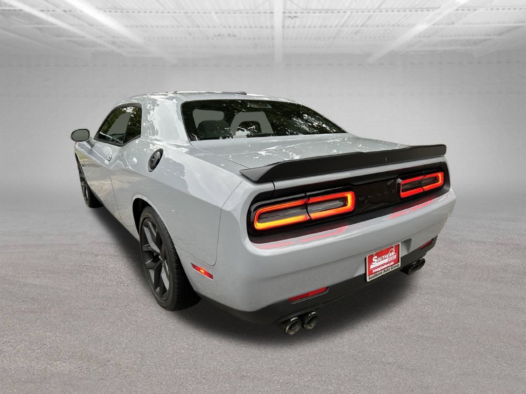 Used 2022 Dodge Challenger R/T w/ Blacktop Package RWD image 3