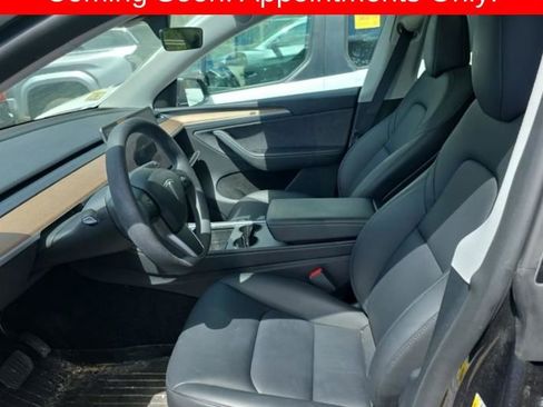 Used 2024 Tesla Model Y Long Range AWD/4WD image 3