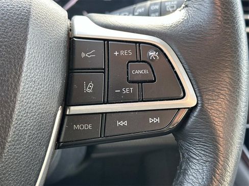 Used 2024 Toyota Sienna XLE image 24