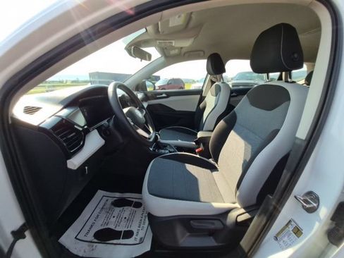 Used 2025 Volkswagen Taos S AWD/4WD image 9