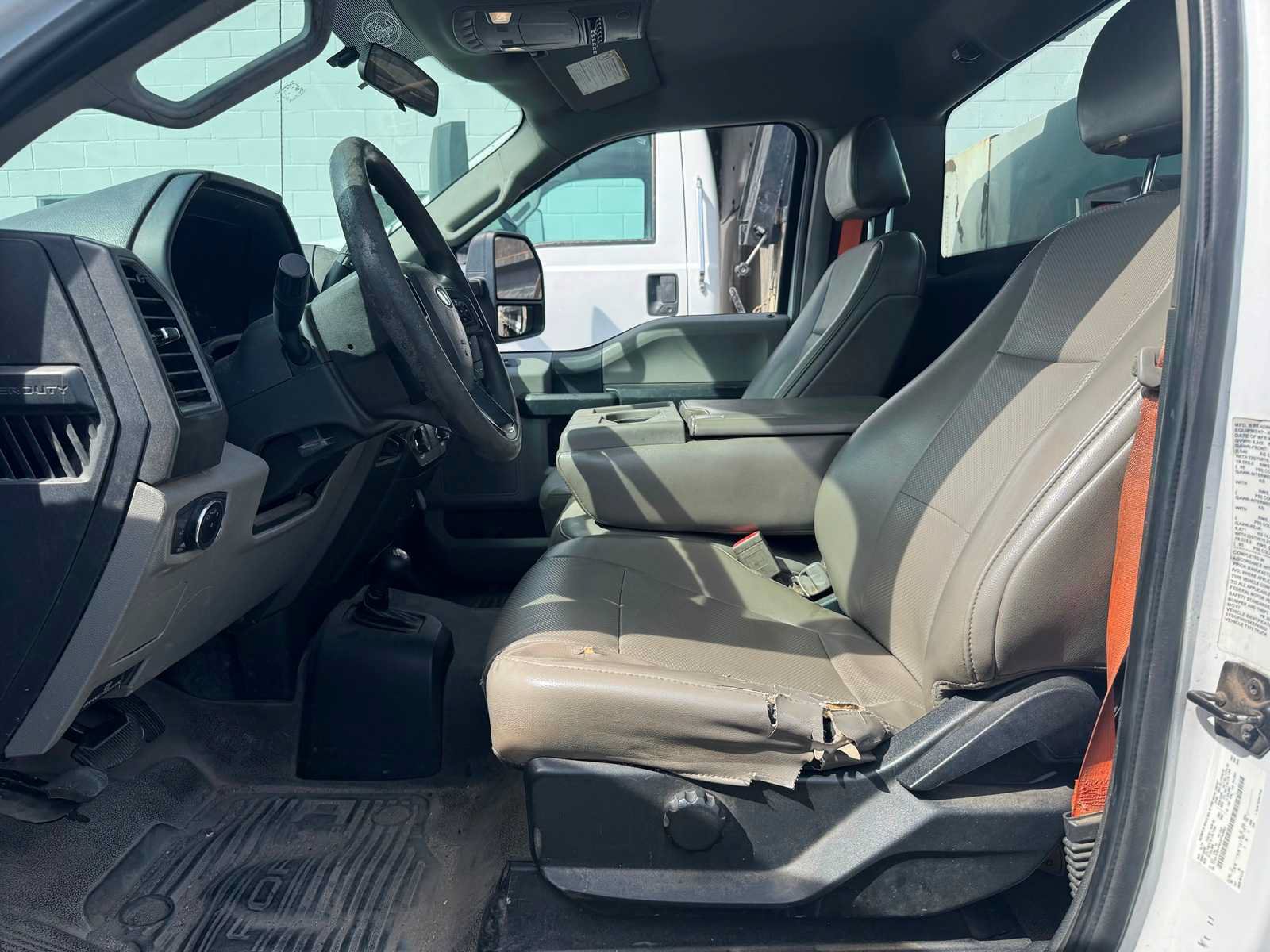 Used 2019 Ford F550 4x4 Regular Cab Super Duty image 2