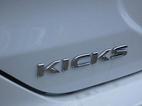 New 2025 Nissan Kicks Play S image 11