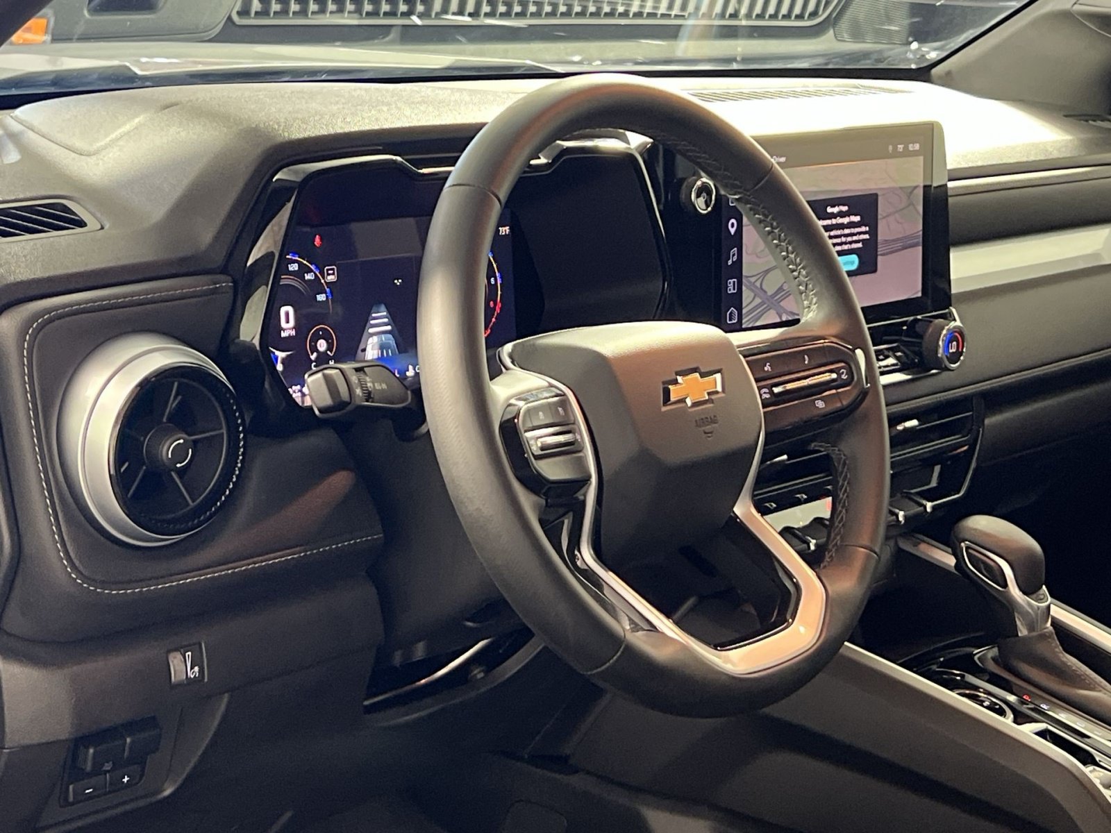 Used 2024 Chevrolet Colorado LT w/ LT Convenience Package AWD/4WD image 16