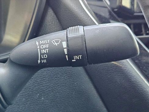 Used 2022 Toyota Corolla SE image 12