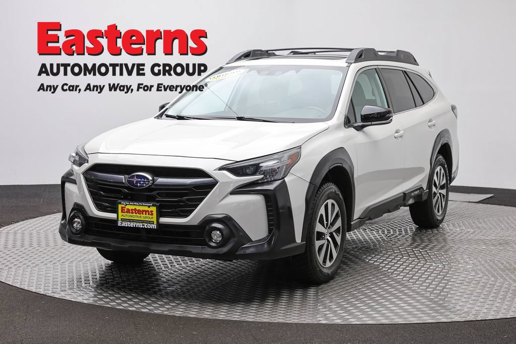 Used 2023 Subaru Outback Premium AWD/4WD image 1