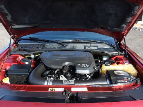 Used 2014 Dodge Challenger SXT RWD image 7