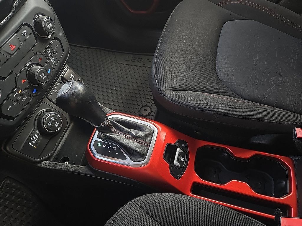 Used 2018 Jeep Renegade Trailhawk w/ Cold Weather Group II AWD/4WD image 20
