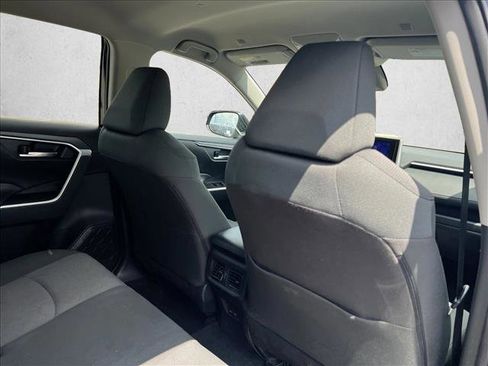 Used 2025 Toyota RAV4 XLE FWD image 22