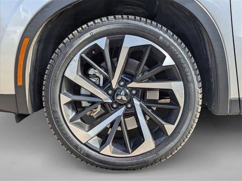 Used 2023 Mitsubishi Outlander SE image 9