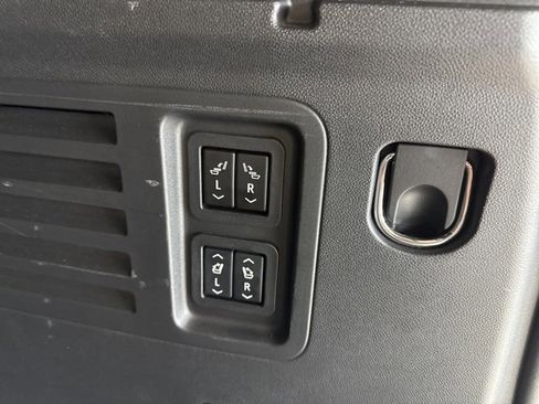 Used 2024 Chevrolet Traverse RS image 23