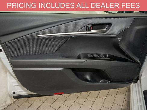 Used 2025 Toyota Camry SE FWD image 11