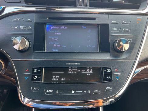 Used 2013 Toyota Avalon image 30