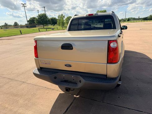 Used 2002 Ford Explorer Sport Trac 2WD image 26