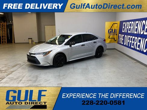 Used 2024 Toyota Corolla LE FWD image 5