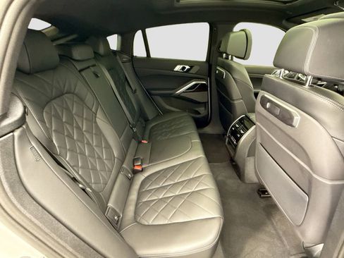 Used 2025 BMW X6 xDrive40i image 21