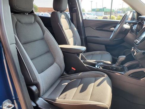 Used 2021 Chevrolet TrailBlazer LT w/ Convenience Package FWD image 22