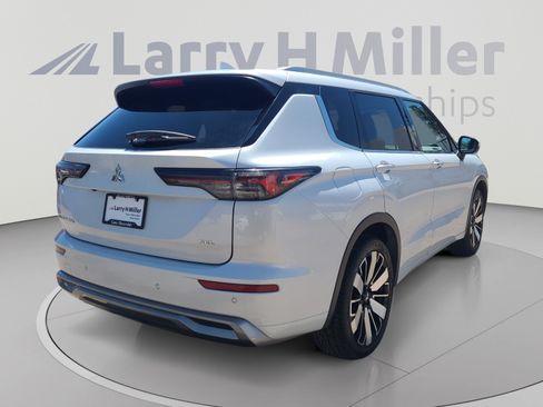 Used 2025 Mitsubishi Outlander SEL FWD image 5