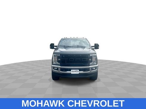 Used 2019 Ford F250 XLT w/ XLT Value Package AWD/4WD image 3