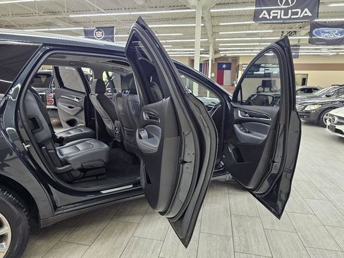 Used 2018 Buick Enclave Premium w/ Experience Buick Package FWD image 15