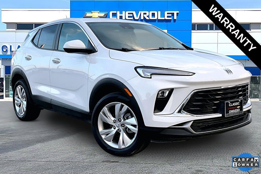 Used 2025 Buick Encore GX Preferred AWD/4WD image 1