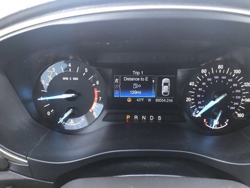 Used 2016 Ford Fusion SE w/ Equipment Group 202A image 14