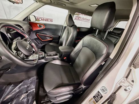 Used 2025 Kia Soul GT-Line FWD image 25