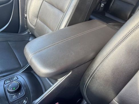 Used 2024 GMC Terrain SLT image 48