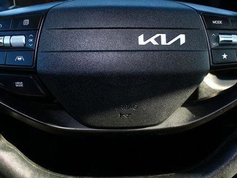 Used 2025 Kia K4 LXS 4D Sedan image 12