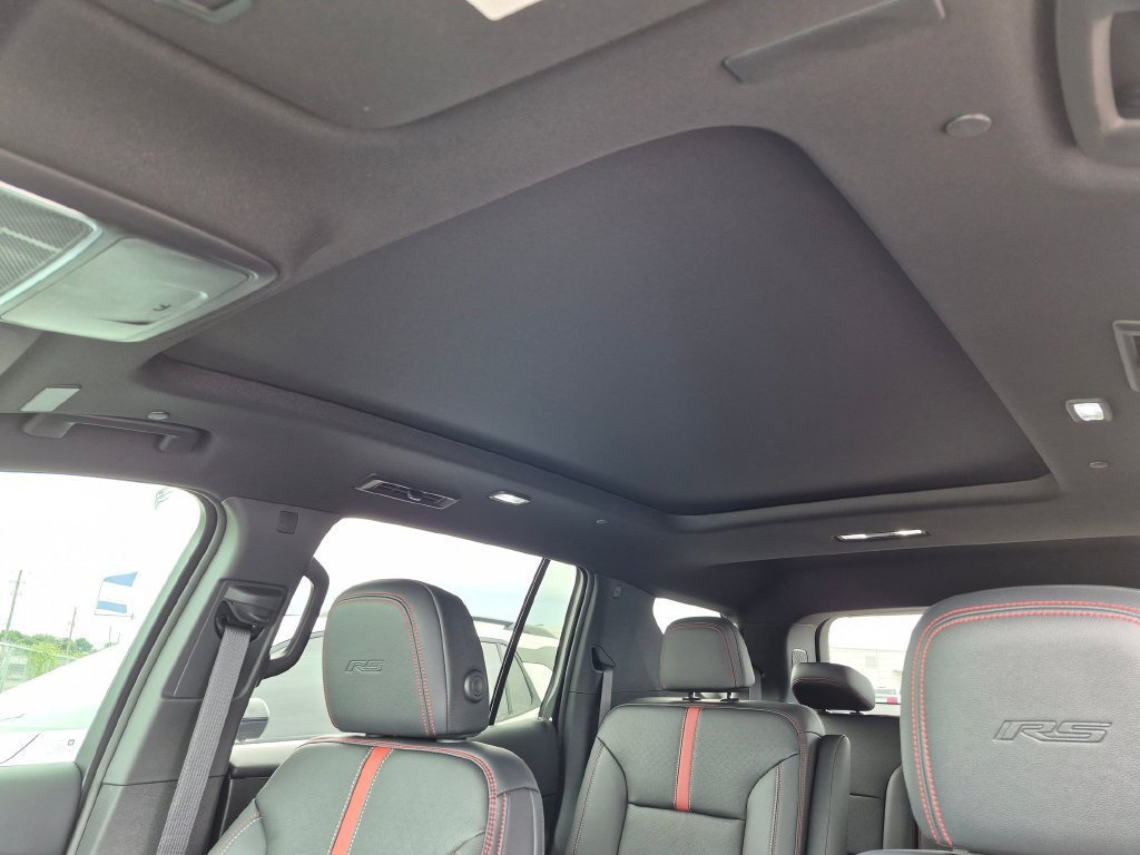 New 2026 Chevrolet Traverse RS w/ LPO, Floor Liner Package FWD image 18