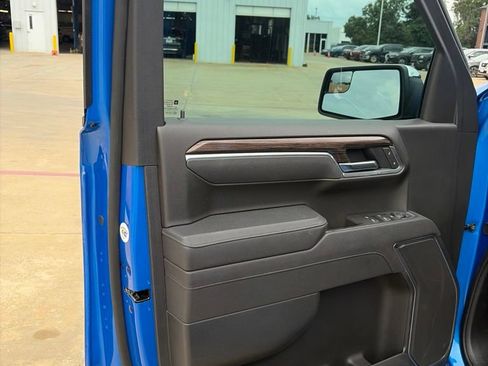 Used 2025 Chevrolet Silverado 1500 LT RWD image 14