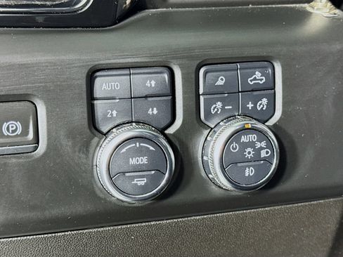 Used 2024 GMC Sierra 3500 AT4 w/ Technology Package AWD/4WD image 15