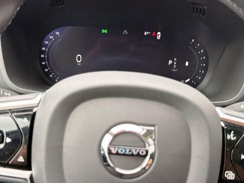 Certified 2023 Volvo XC60 B5 Ultimate w/ Climate Package image 18