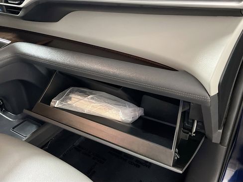 Used 2024 Toyota Sienna XLE image 35