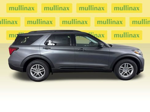 New 2026 Ford Explorer Active RWD image 2