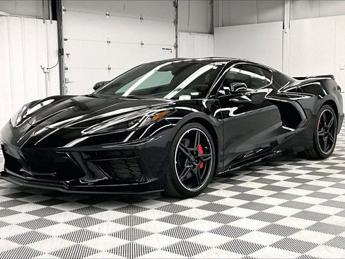 Used 2024 Chevrolet Corvette Stingray Premium Cpe w/ Z51 Performance Package RWD image 11