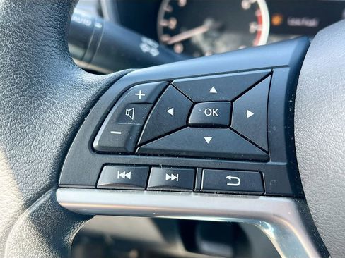 Used 2025 Nissan Altima 2.5 SV image 12