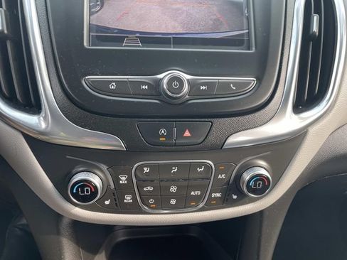 Used 2022 Chevrolet Equinox LT AWD/4WD image 28