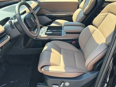 New 2027 Lincoln Navigator L Black Label AWD/4WD image 10