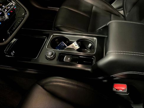 Used 2022 Lincoln Corsair AWD w/ Equipment Group 101A image 18