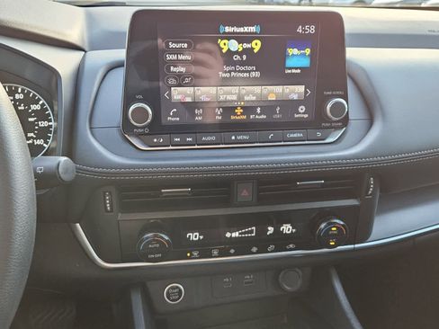 Used 2023 Nissan Rogue SV image 8