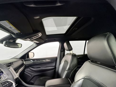 Used 2023 Jeep Grand Cherokee Altitude image 21