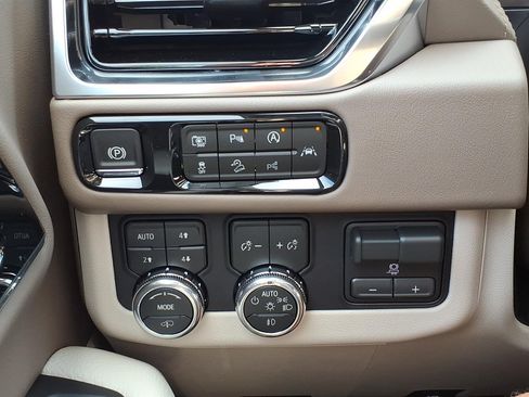 New 2026 GMC Yukon Denali w/ Denali Reserve Package AWD/4WD image 18
