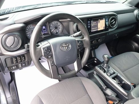 Used 2019 Toyota Tacoma TRD Sport w/ Technology Package image 24