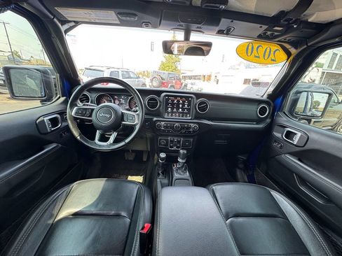 Used 2020 Jeep Wrangler Unlimited Sahara w/ Uconnect 4C Nav & Sound Group AWD/4WD image 34