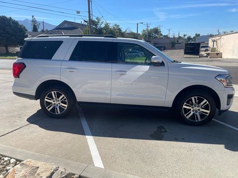 Used 2024 Ford Expedition XLT AWD/4WD image 4